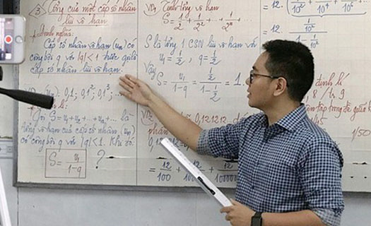 Học sinh căng thẳng, thầy cô khủng hoảng tâm lý mùa dịch